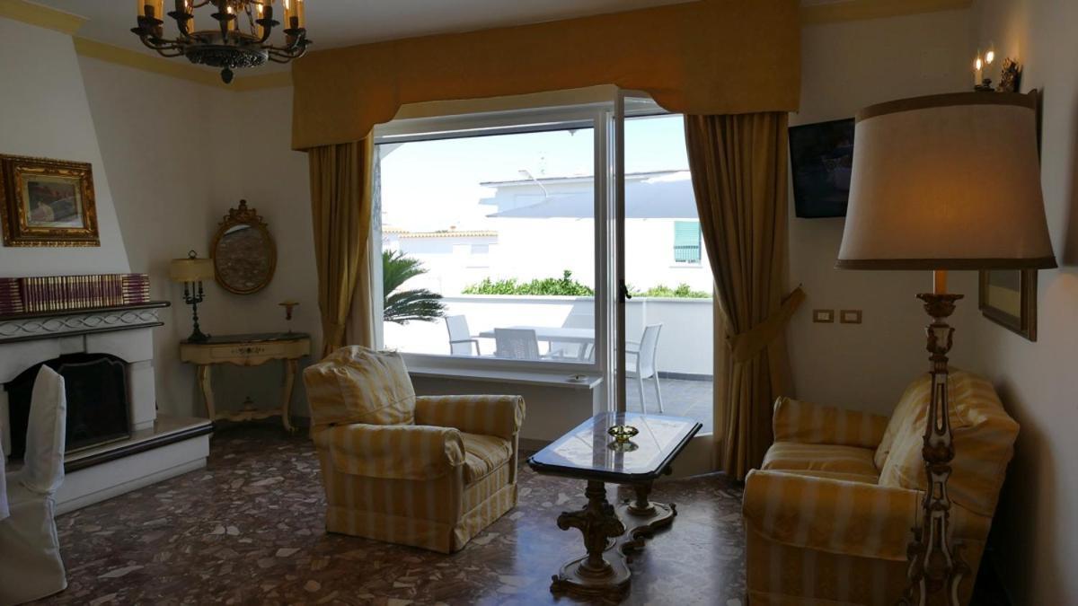 Suite In Villa Ad Ischia Bagian luar foto